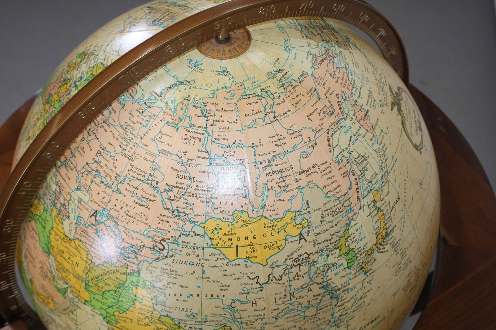Replogle Heirloom world globe on stand - 10