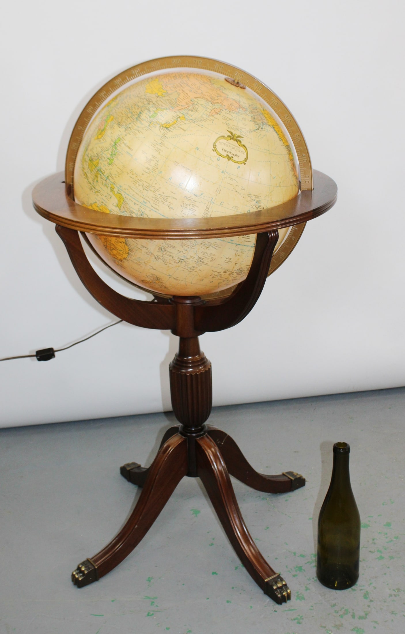 Replogle Heirloom world globe on stand - 3