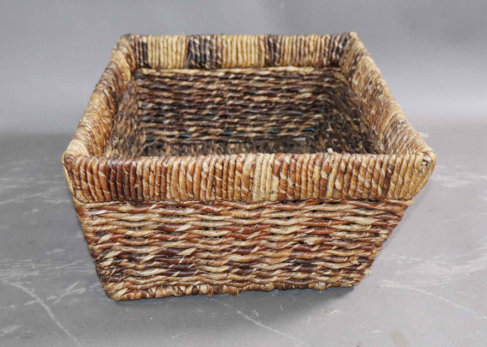 Woven rectangular wicker basket - 6