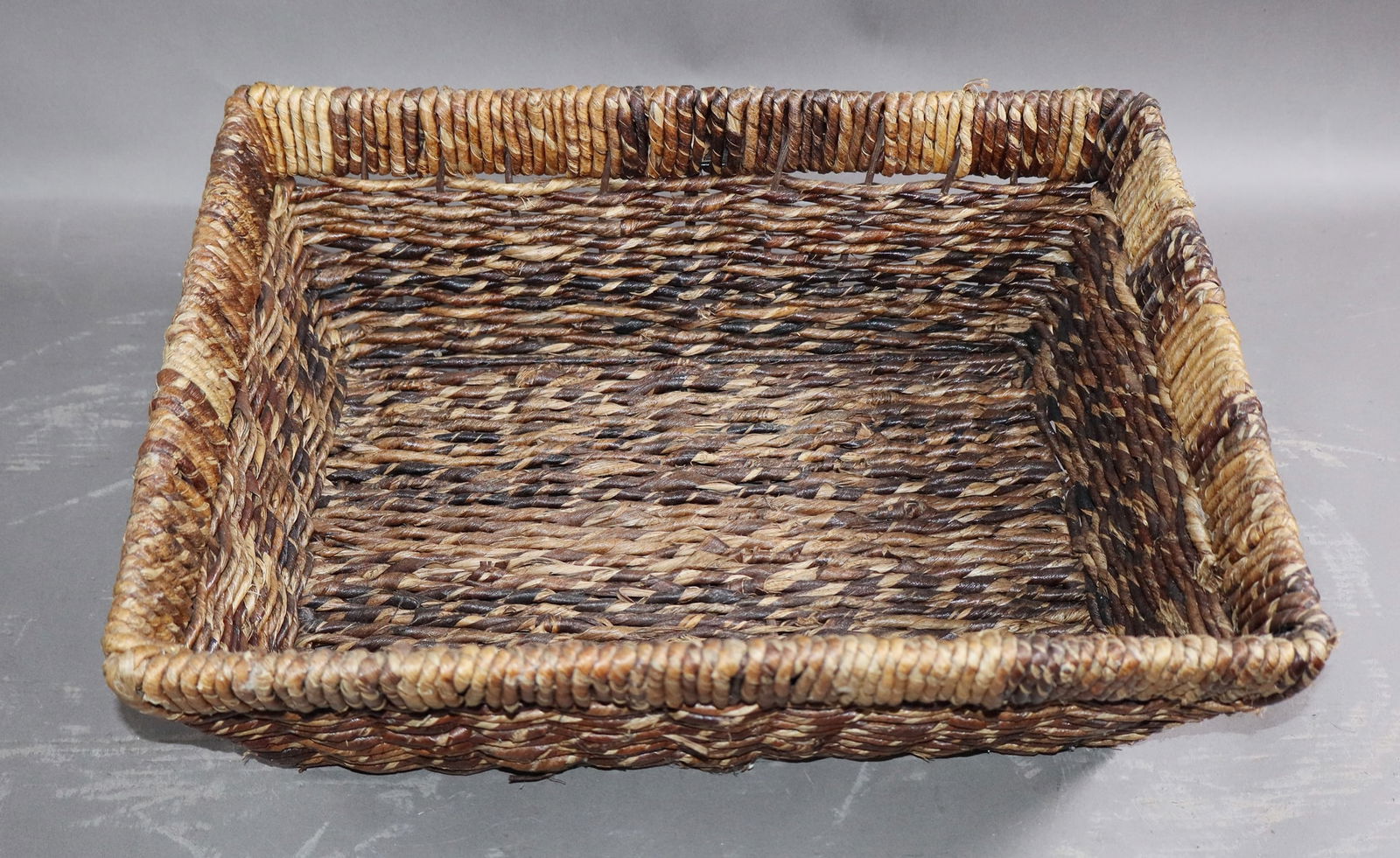 Woven rectangular wicker basket - 3