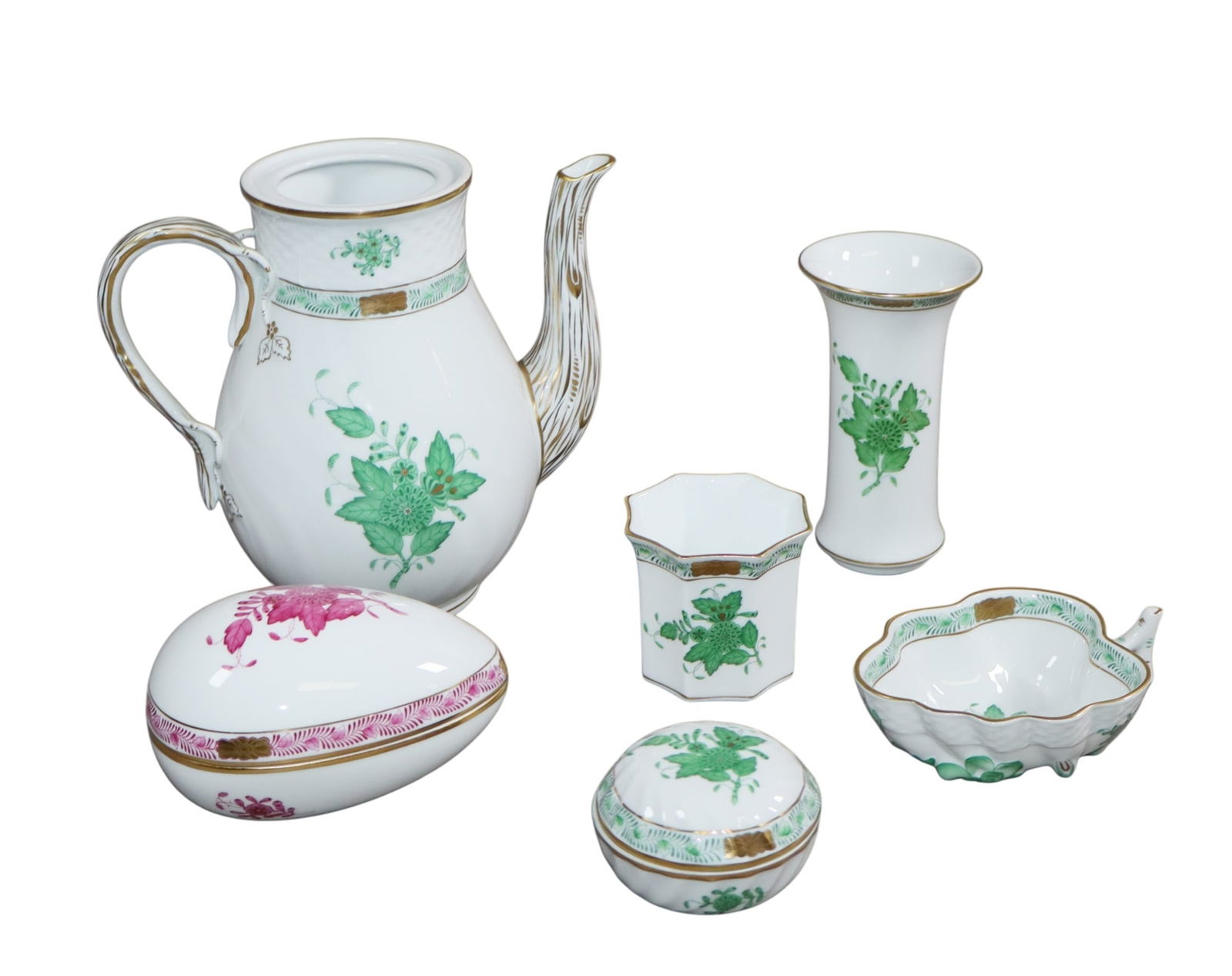 Lot of 5 pieces Herend Chinese bouquet porcelain 4 pieces green and 1 raspberry: Lot of 5 pieces Herend Chinese bouquet porcelain 4 pieces green and 1 raspberry. 6 1/2"h x 7 1/8"w x 4 1/2"dia - 1 3/4"h x 2 5/8"dia. Weight: 2lbs total