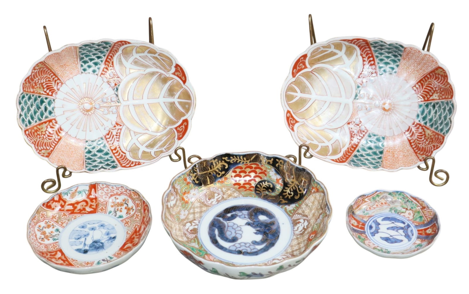 Lot of 5pcs Japanese Imari: 2 oval dishes and 3 small round dishes (1 of 9)