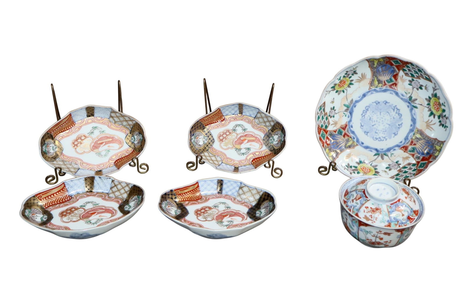 Lot of 6 pieces Imari: 4 oval dishes, 1 plate, 1 lidded bowl (1 of 9)