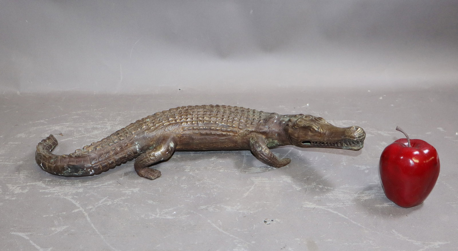 Bronze crocodile statue - 2