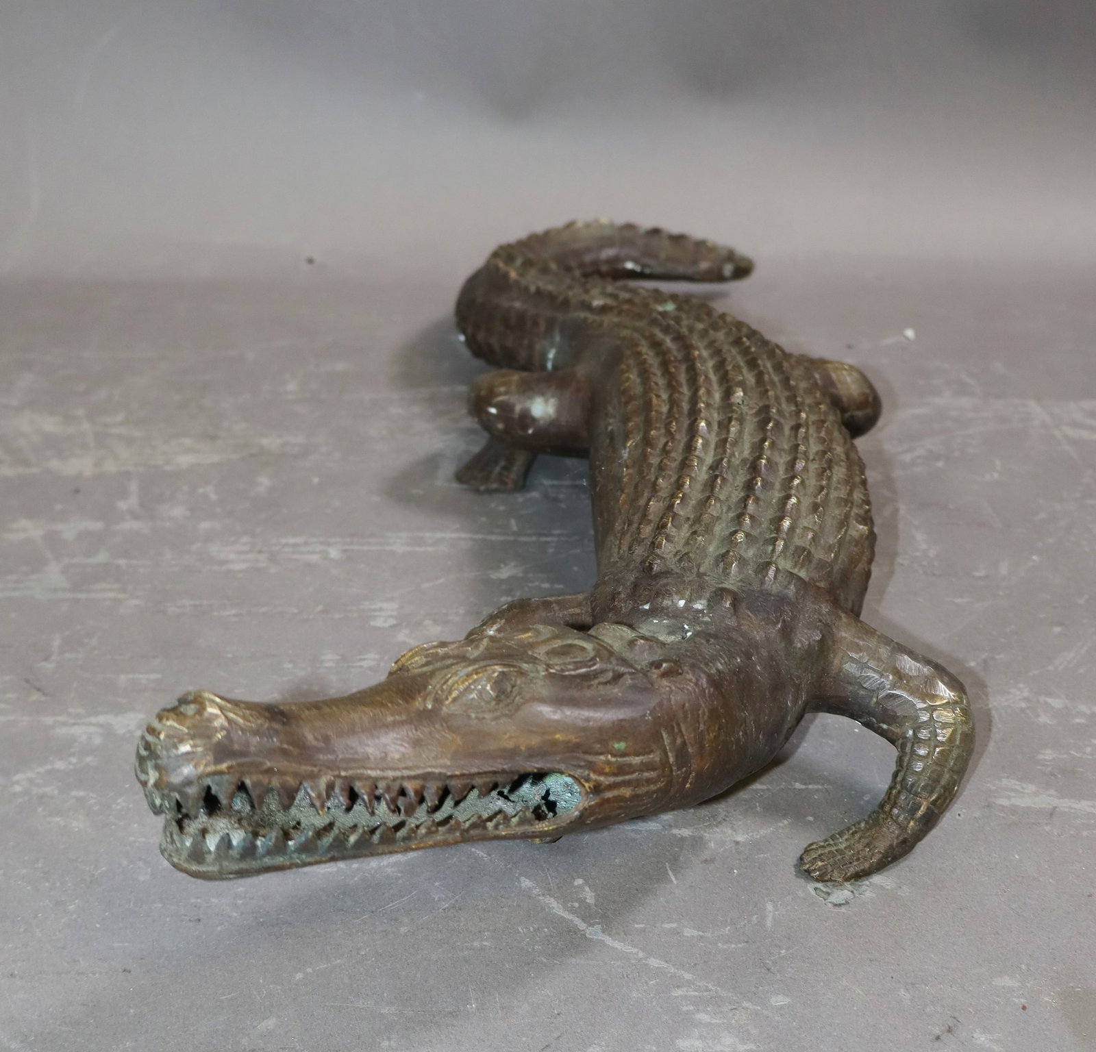 Bronze crocodile statue - 7