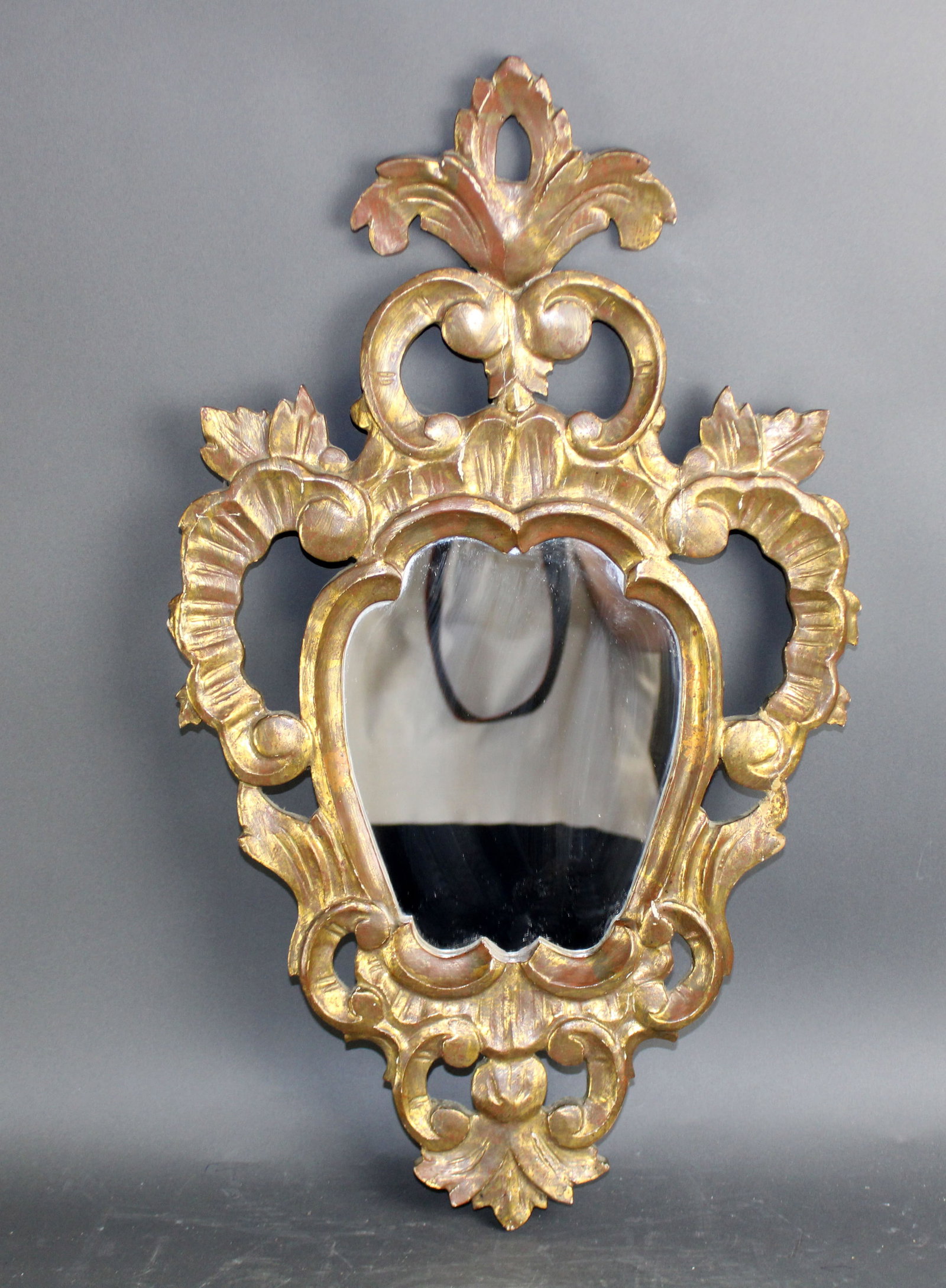 Italian Rococo golf leaf shield form mirror - 3
