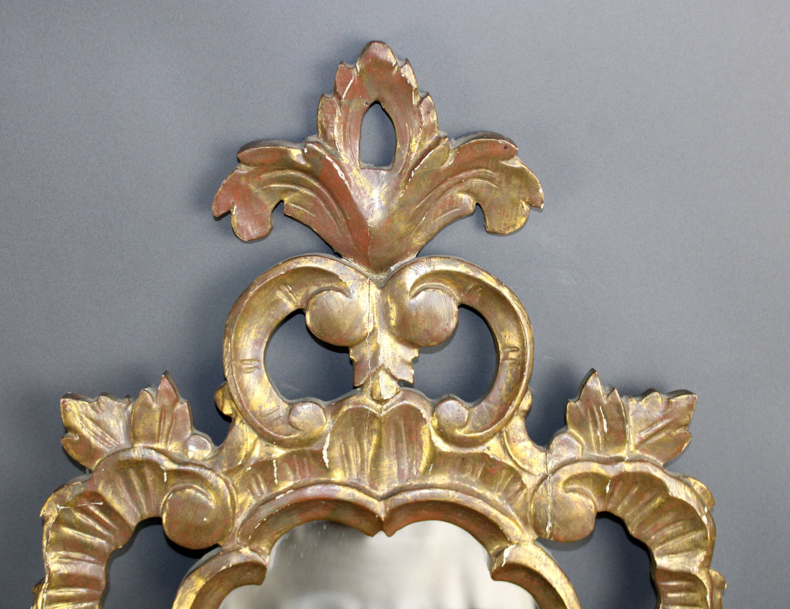 Italian Rococo golf leaf shield form mirror - 4