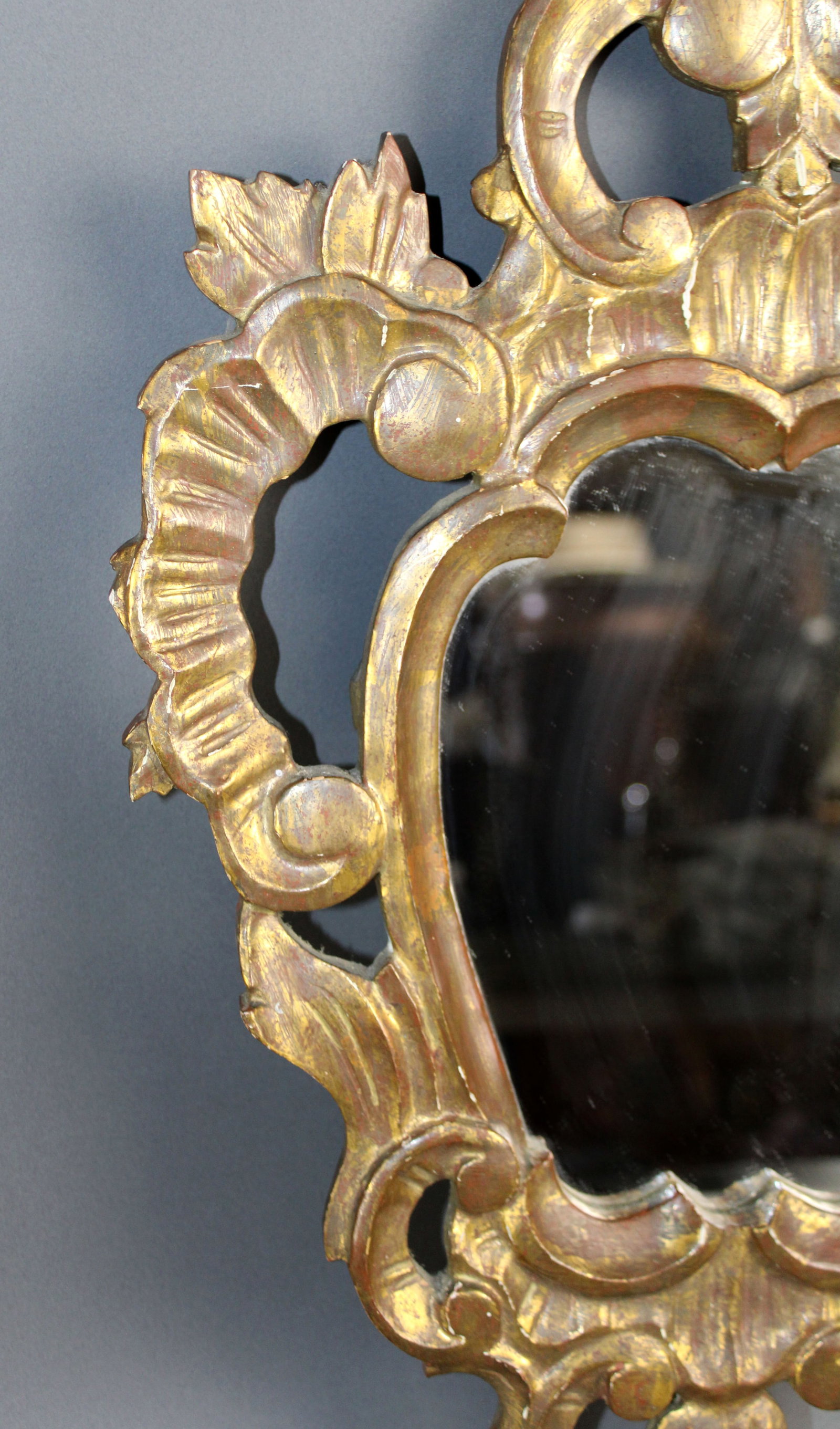 Italian Rococo golf leaf shield form mirror - 5