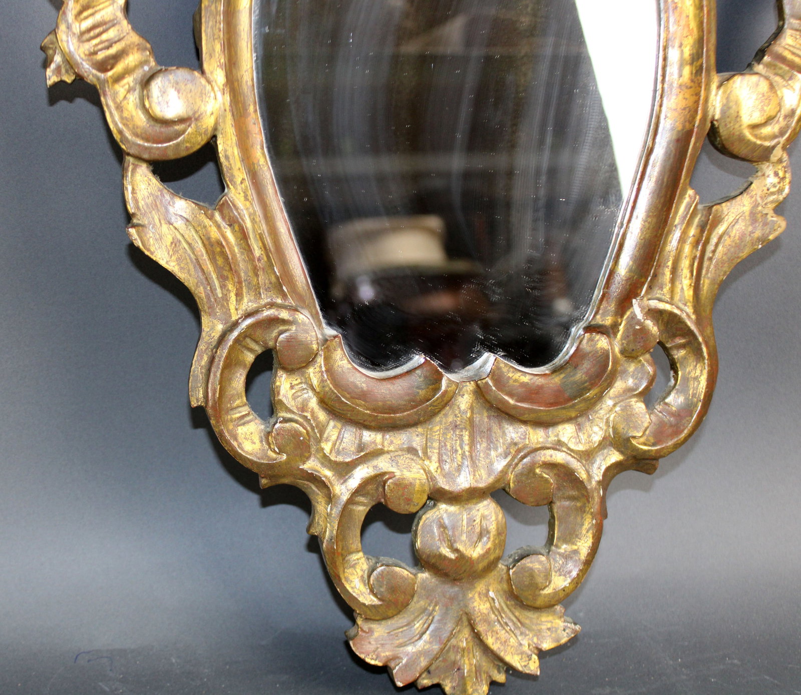 Italian Rococo golf leaf shield form mirror - 6