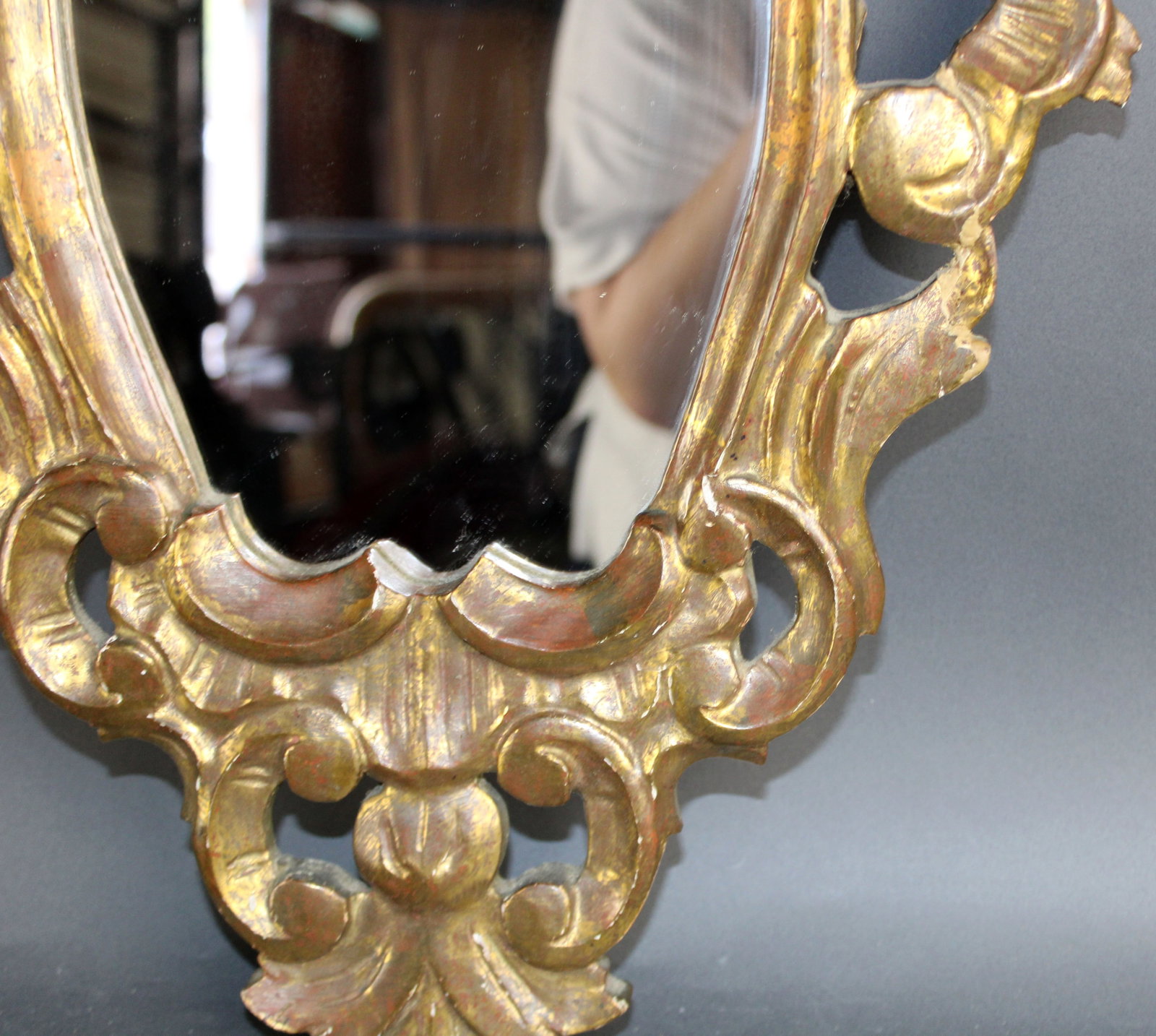 Italian Rococo golf leaf shield form mirror - 9
