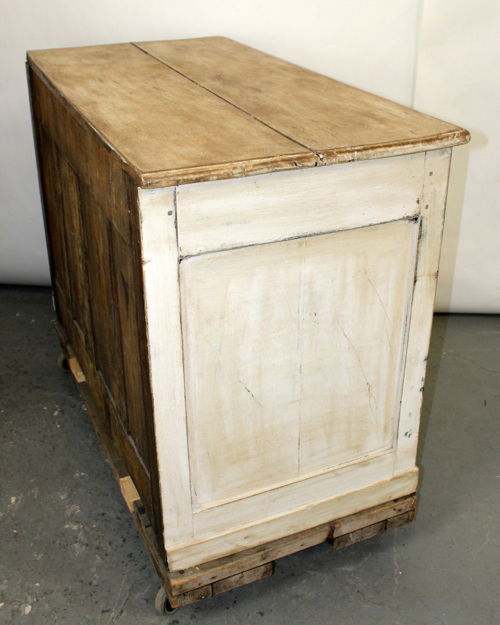 French Transitional 3 drawer commode - 10