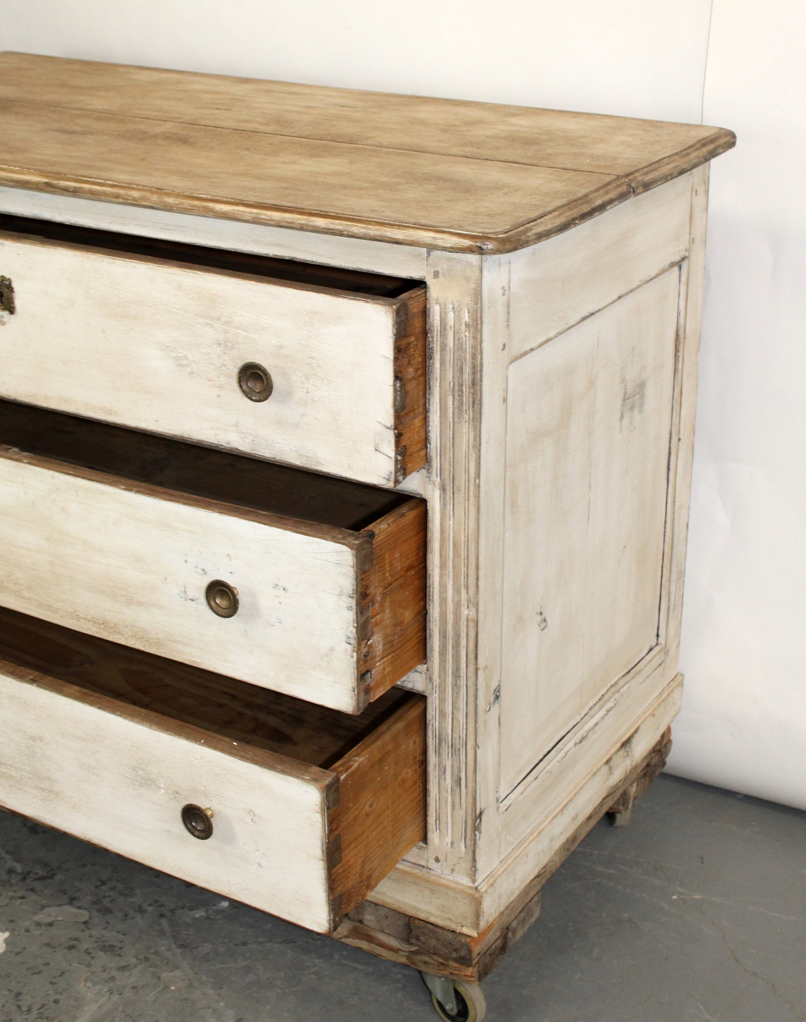 French Transitional 3 drawer commode - 6