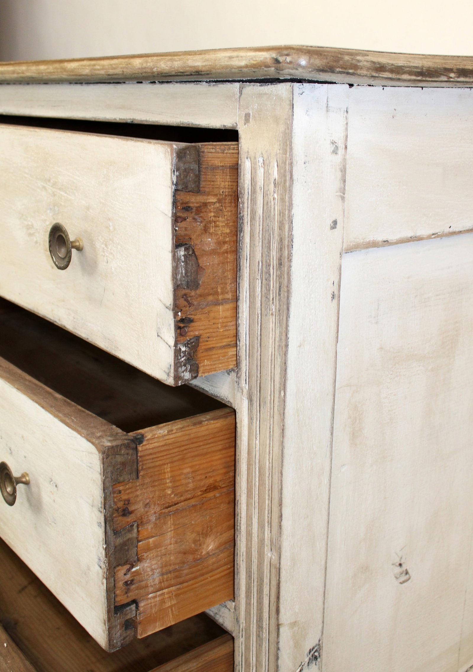 French Transitional 3 drawer commode - 7