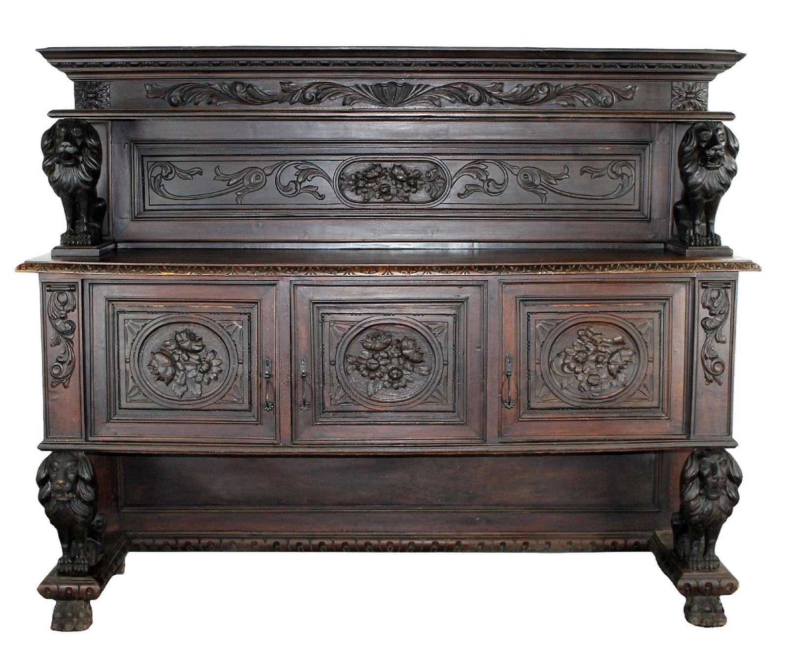 Italian Renaissance relief carved sideboard with lions (1 of 11)
