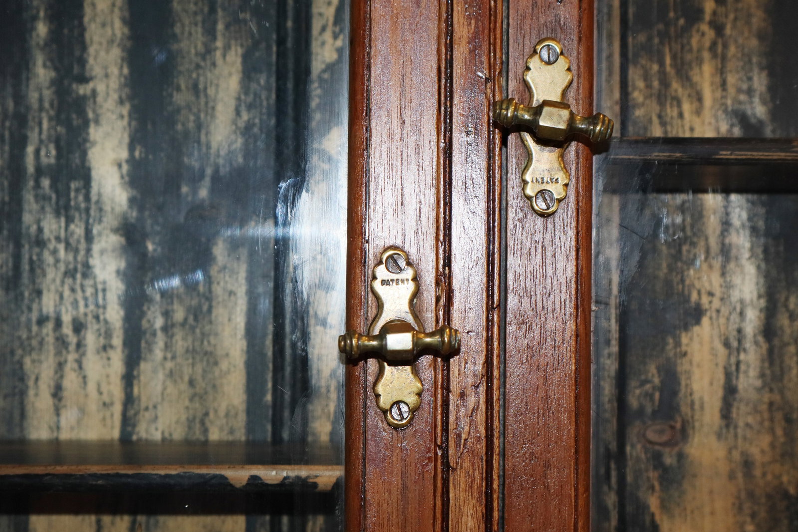 English pharmacy cabinet/bookcase with glass paned doors in mahogany - 7
