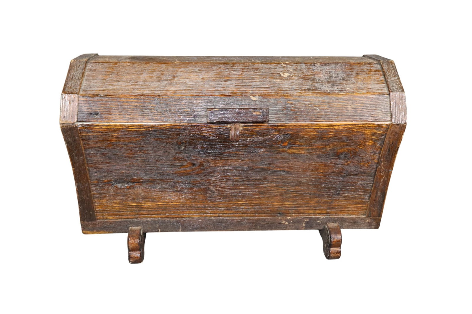 German dome top trunk in oak (1 of 7)