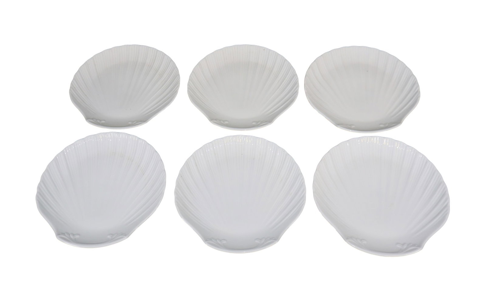 Set of 6 white French scallop shell plates: Set of 6 white French scallop shell plates. 9 3/8"w x 9 1/2"l Weight: 7lbs total