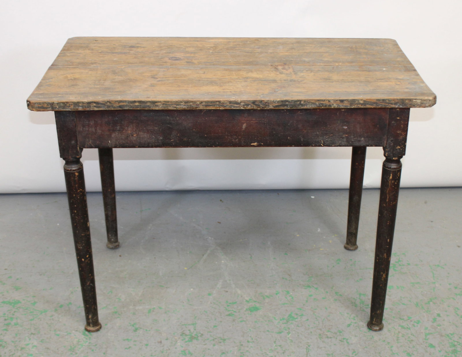 French distressed pine side table - 6