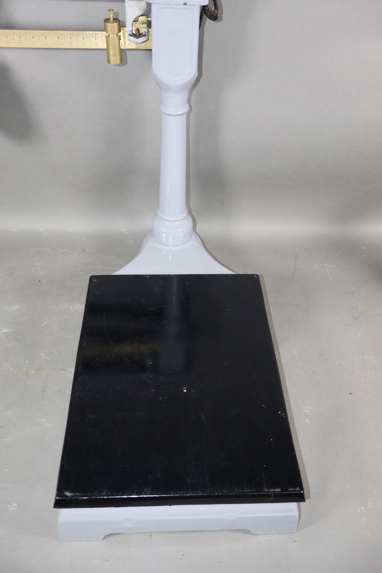 Antique platform scale with weights - 3