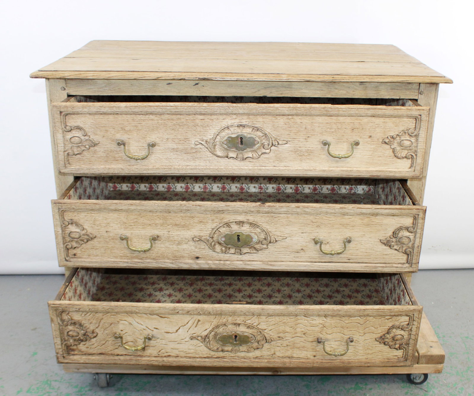 Belgian bleached oak 3 drawer commode - 6