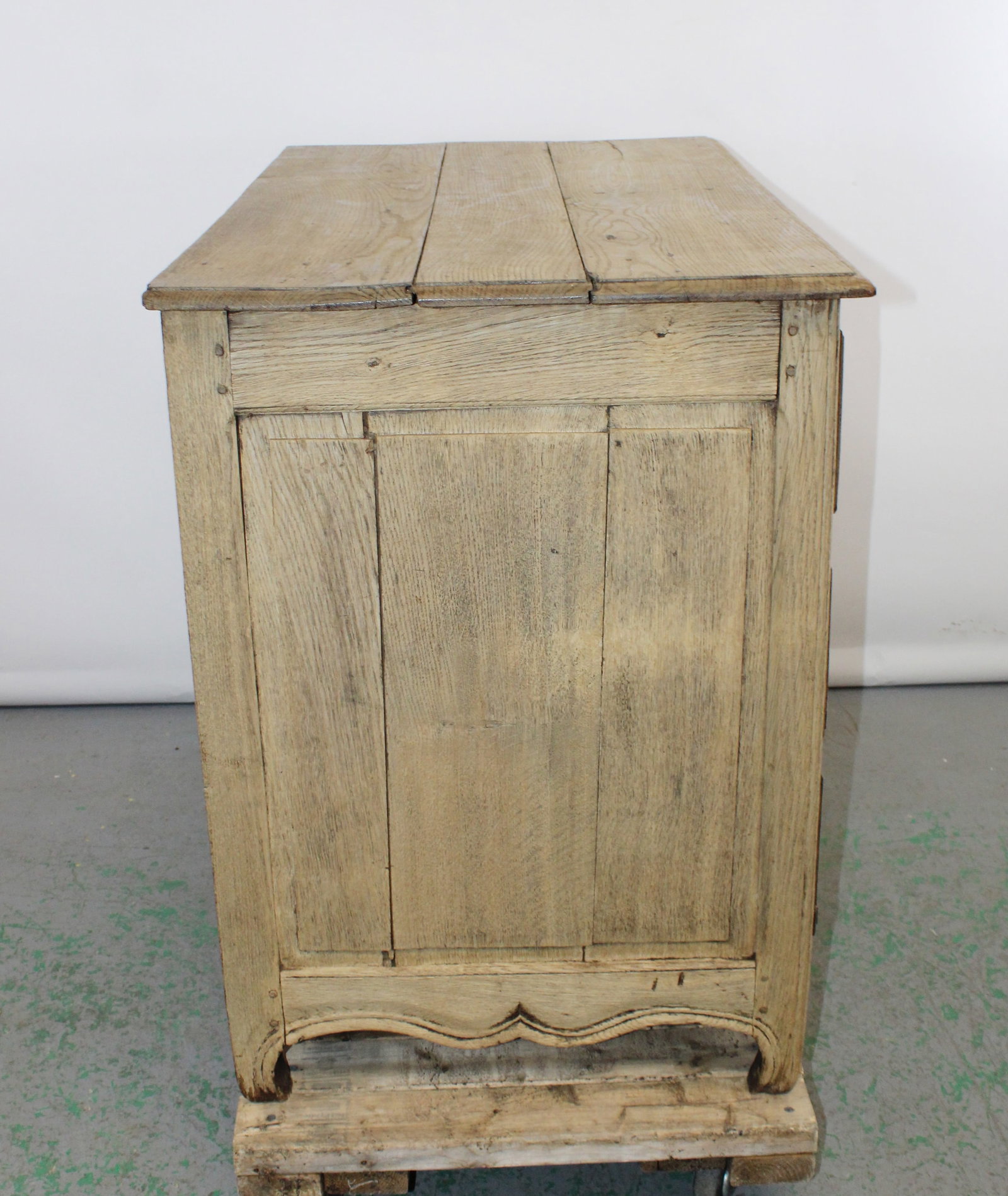 Belgian bleached oak 3 drawer commode - 8