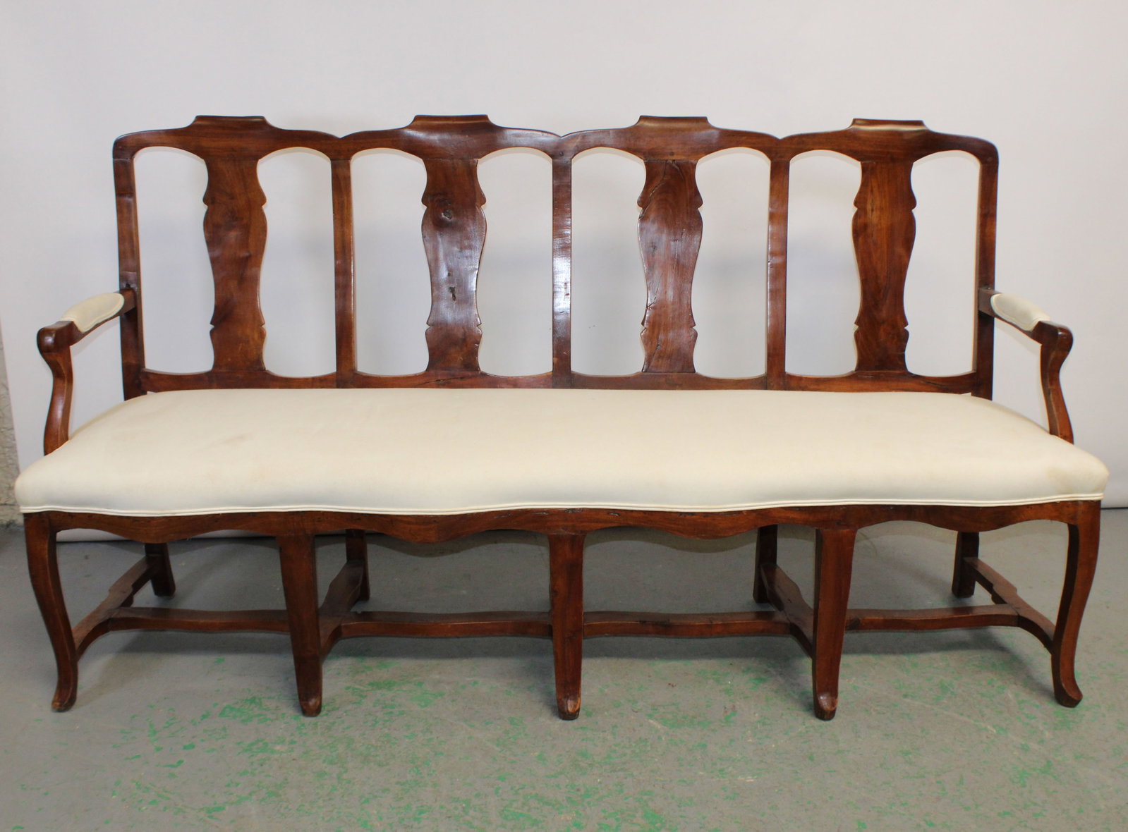 English Queen Anne 4 seat bench in walnut: English Queen Anne 4 seat bench in walnut with white upholstery. 19th century. 39 3/4"h x 74"w x 20 1/4"d Seat: 20"h