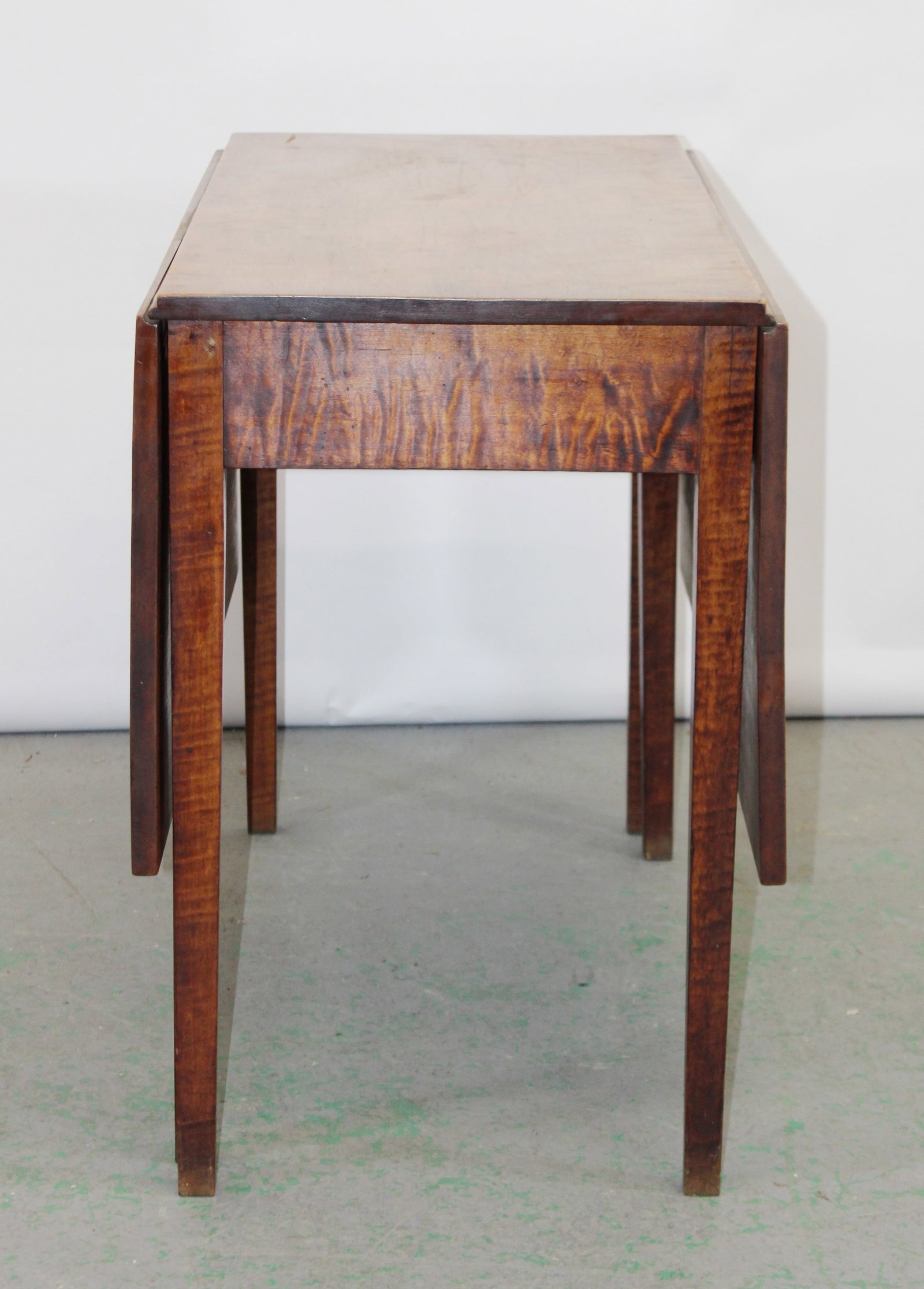 American drop side table in maple - 8
