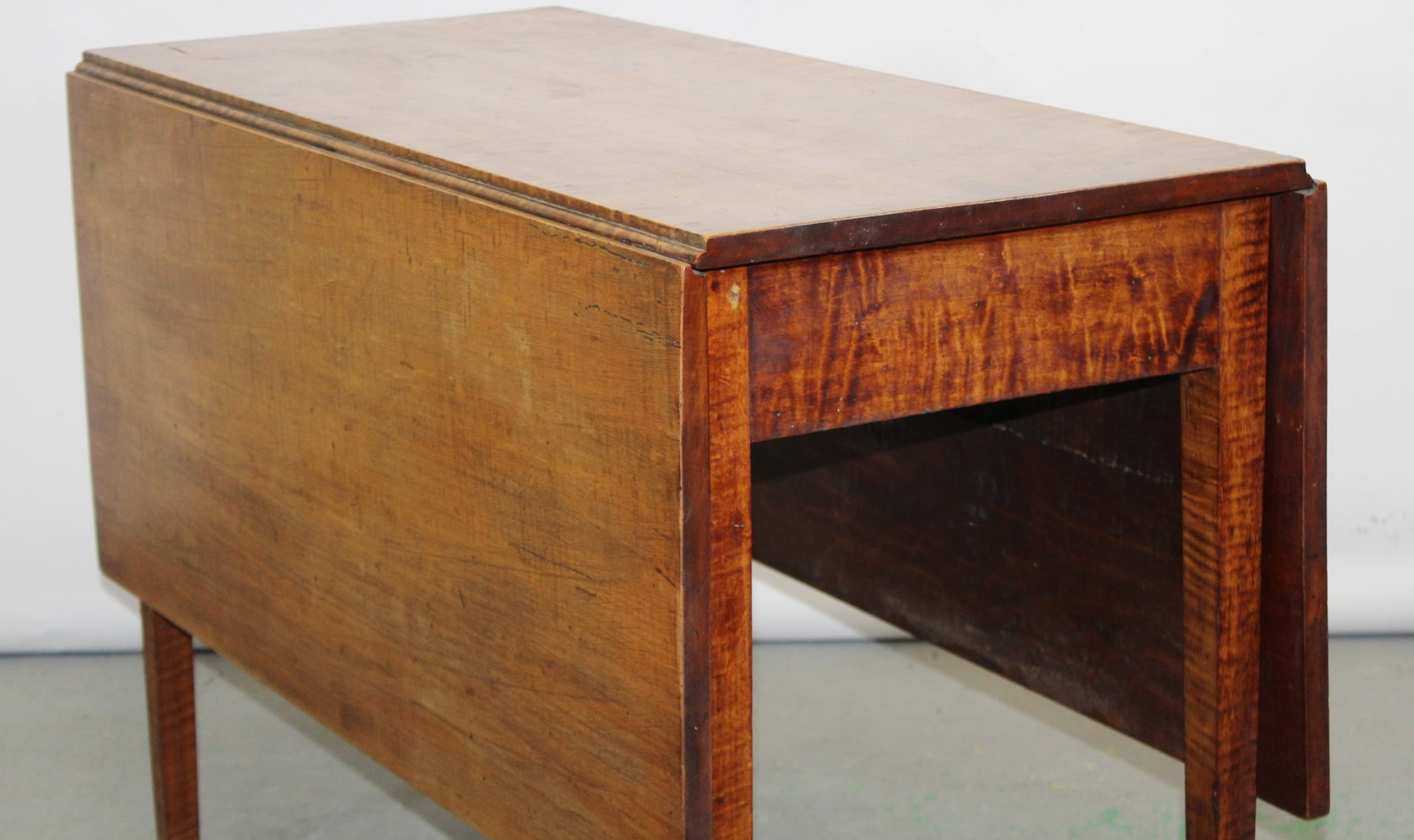 American drop side table in maple - 3