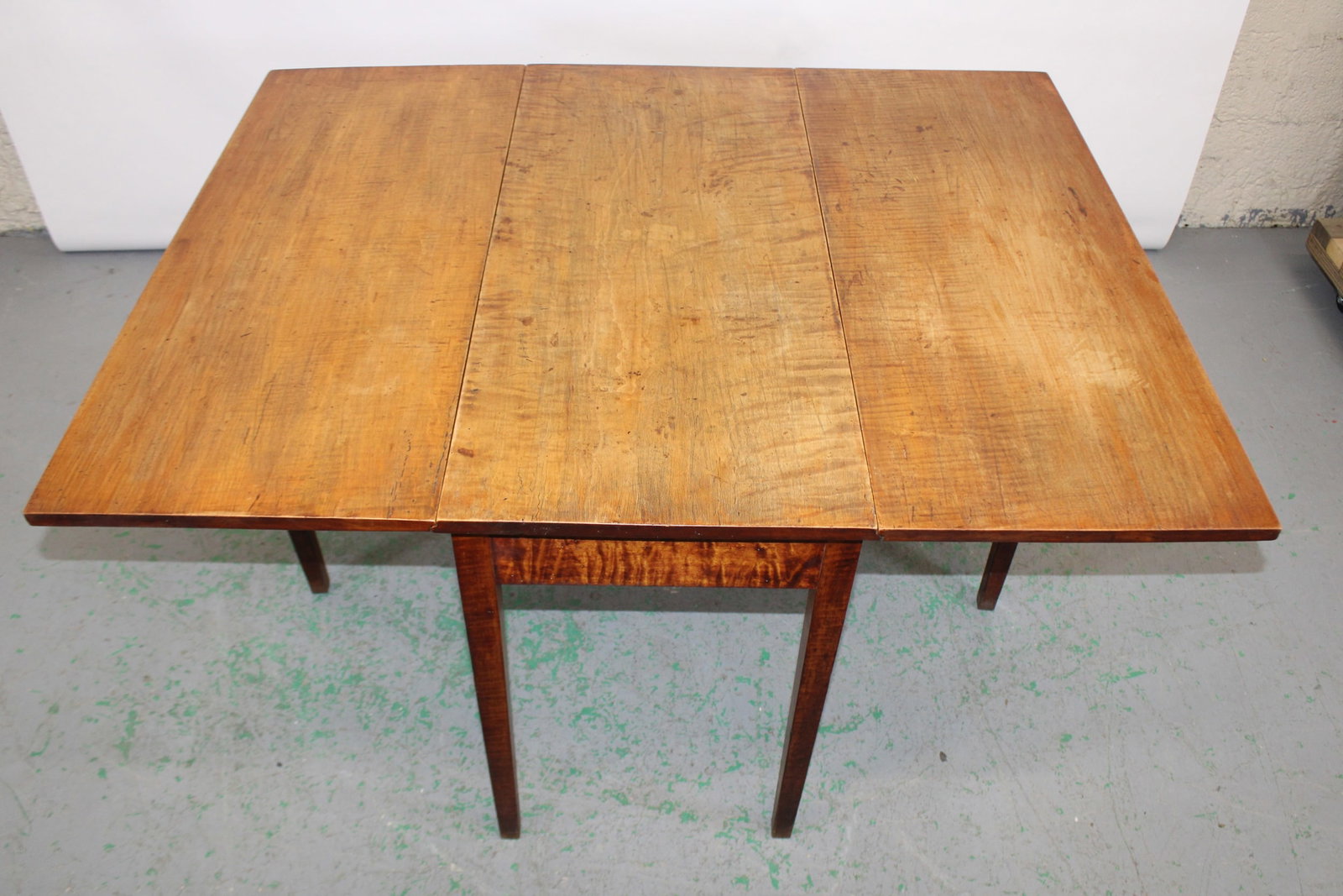 American drop side table in maple - 6