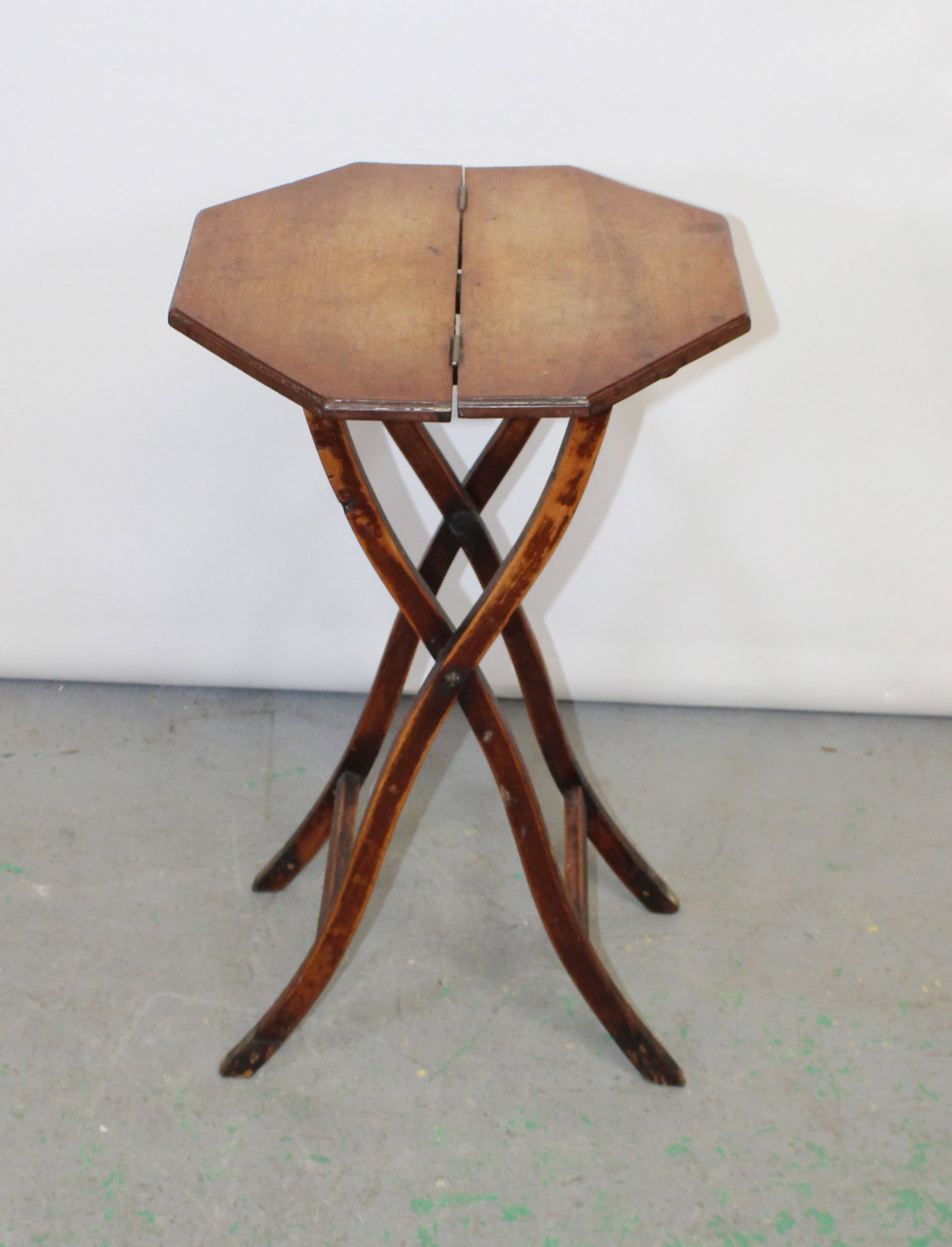 American petite folding side table - 6
