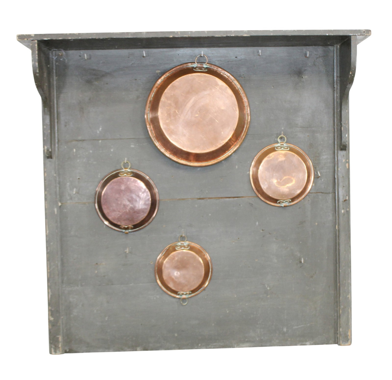French primitive wall mount pot rack with 4 flat copper pans (1 of 7)