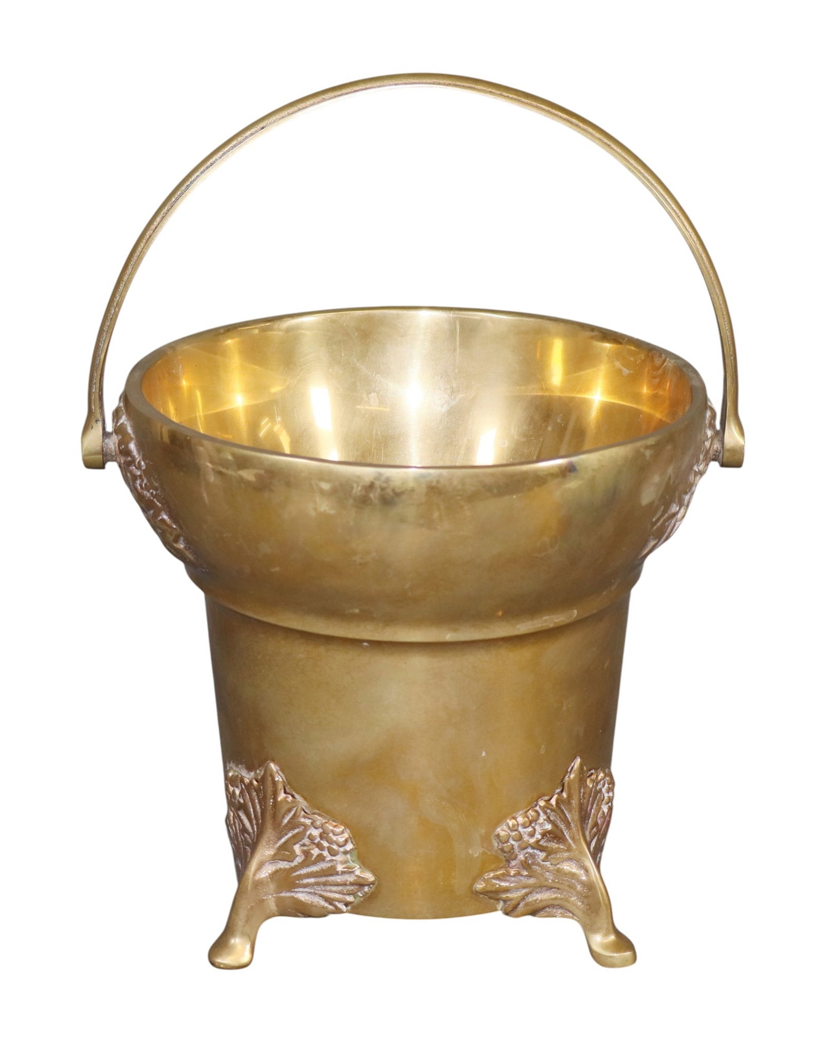 Mastercraft solid brass handled pot: Mastercraft solid brass handled pot. 12 1/2"h x 9 3/4"w x 8 1/2"d Weight: 20lbs