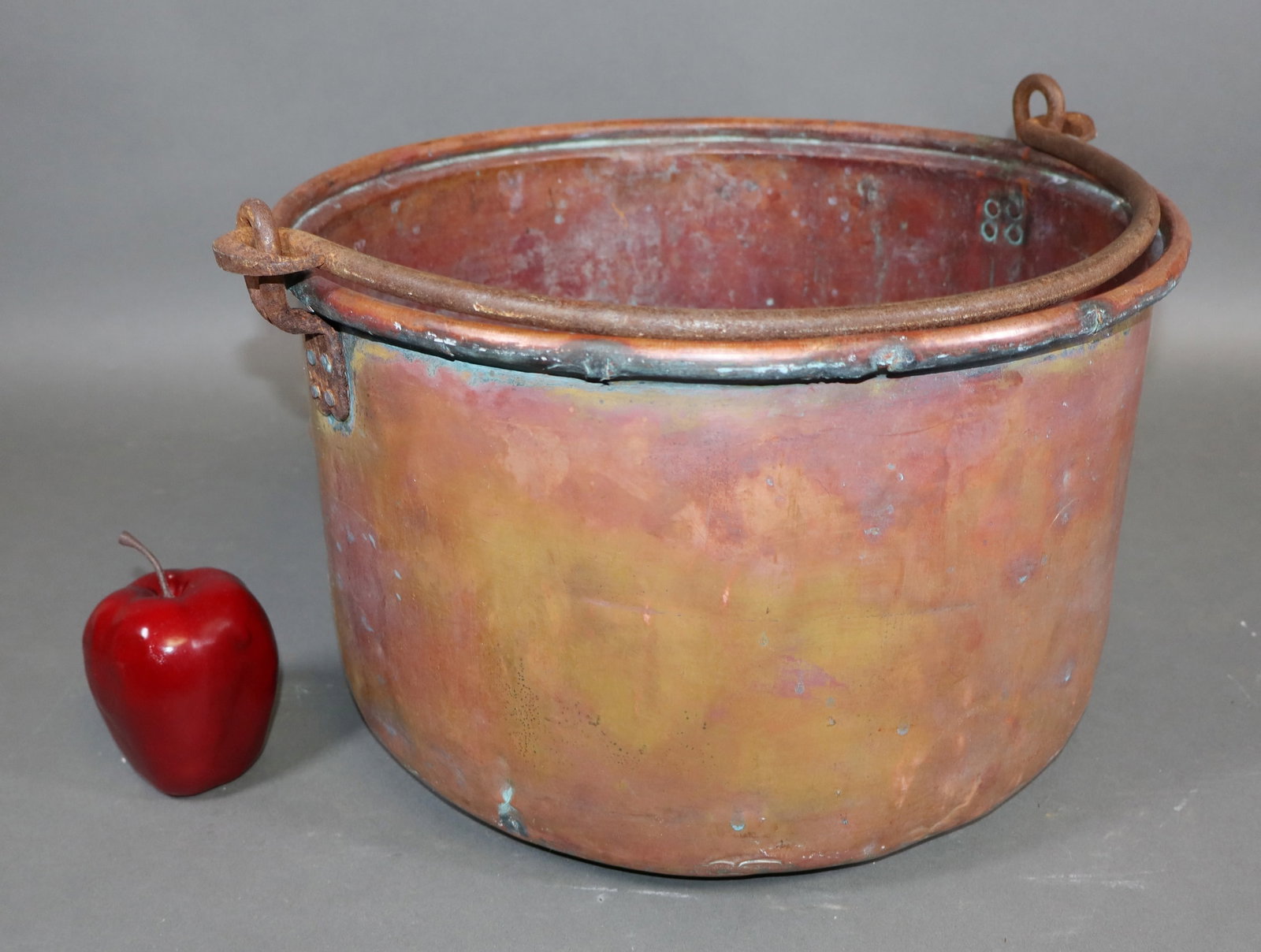 Large copper pot with handle - 2
