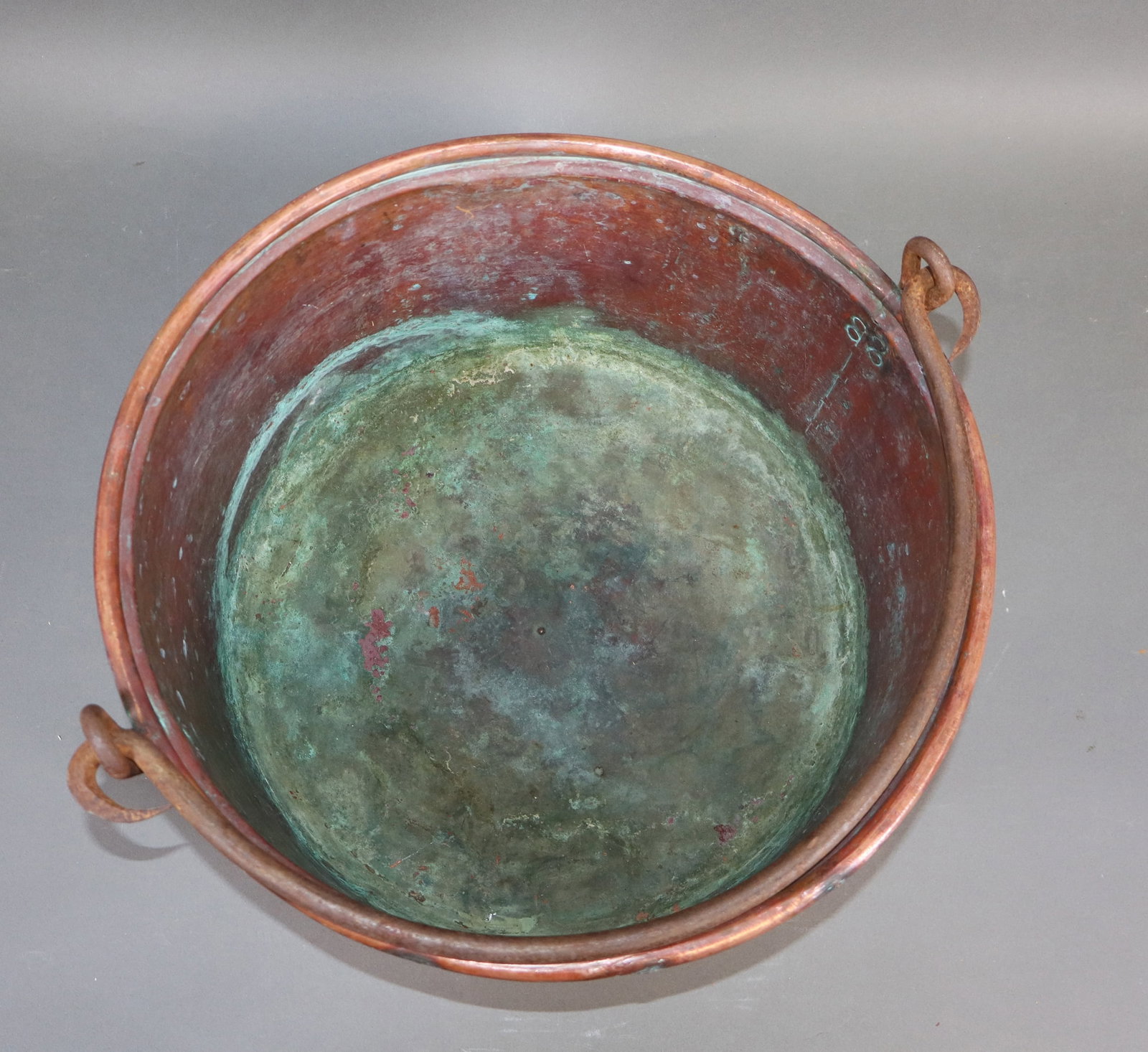 Large copper pot with handle - 3