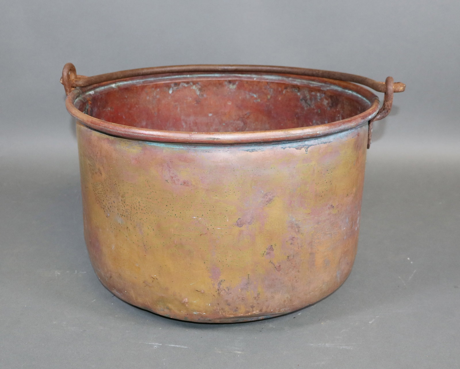 Large copper pot with handle - 5