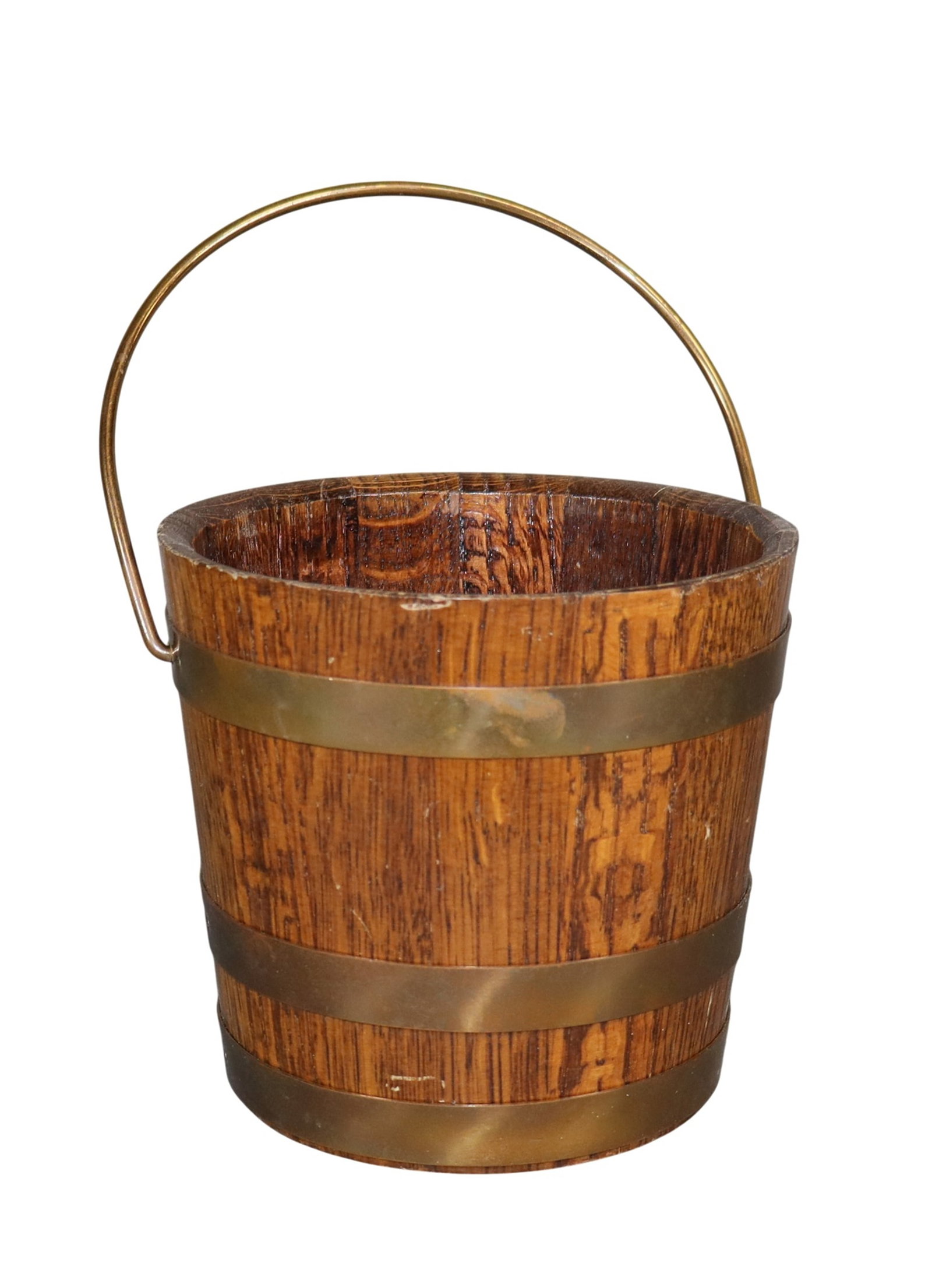 Small French pail in oak with brass bands: Small French pail in oak with brass bands. 5 1/2"h x 6"dia Weight: 1lb