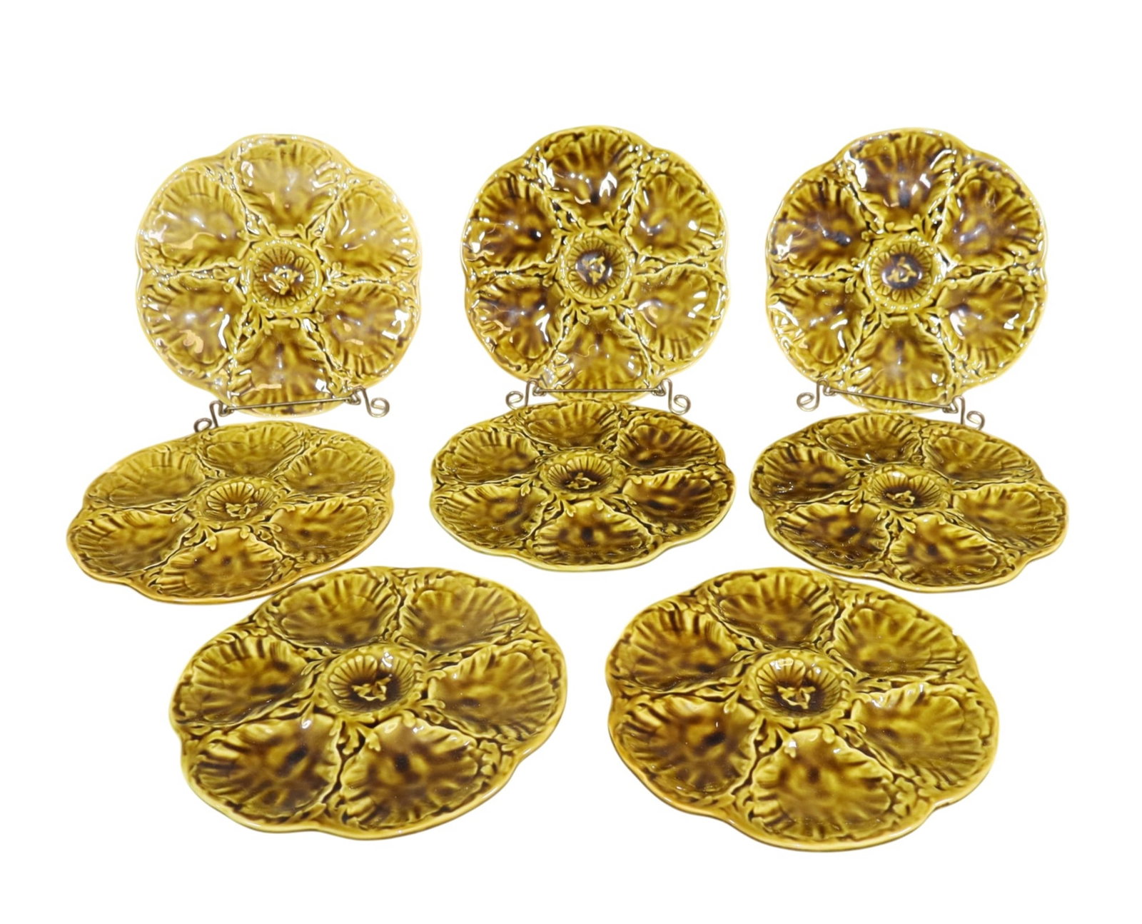 Set of 8 French Gien green oyster plates: Set of 8 French Gien green oyster plates. 9 1/2"dia Weight: 10lbs