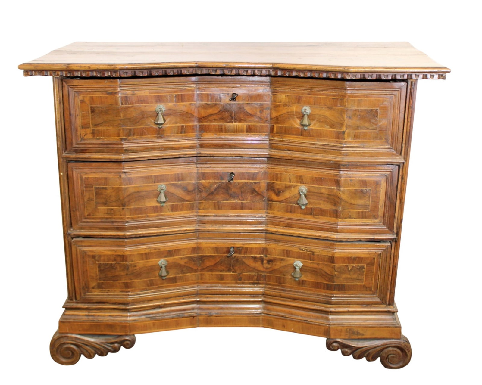 Italian Baroque stepped serpentine front 3 drawer commode in walnut with marquetry. (1 of 10)