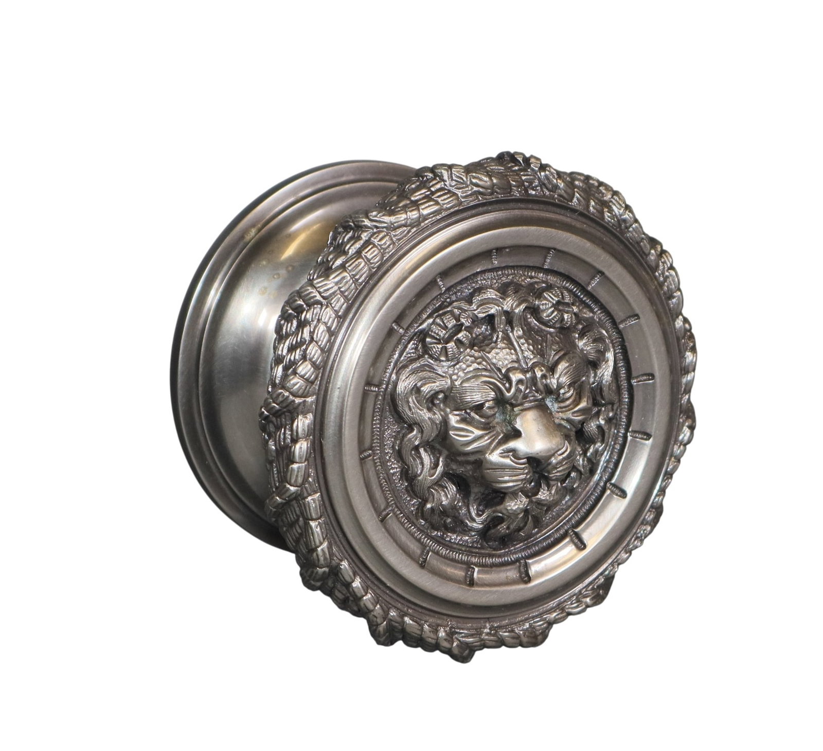Fersa Argentinian door knob with lion relief (1 of 7)