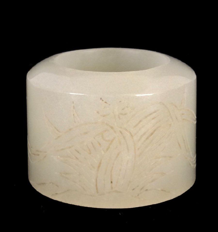 Chinese Carved White Jade Ring 1"h x 1 3/8"diam: Chinese Carved White Jade Ring 1"h x 1 3/8"diam