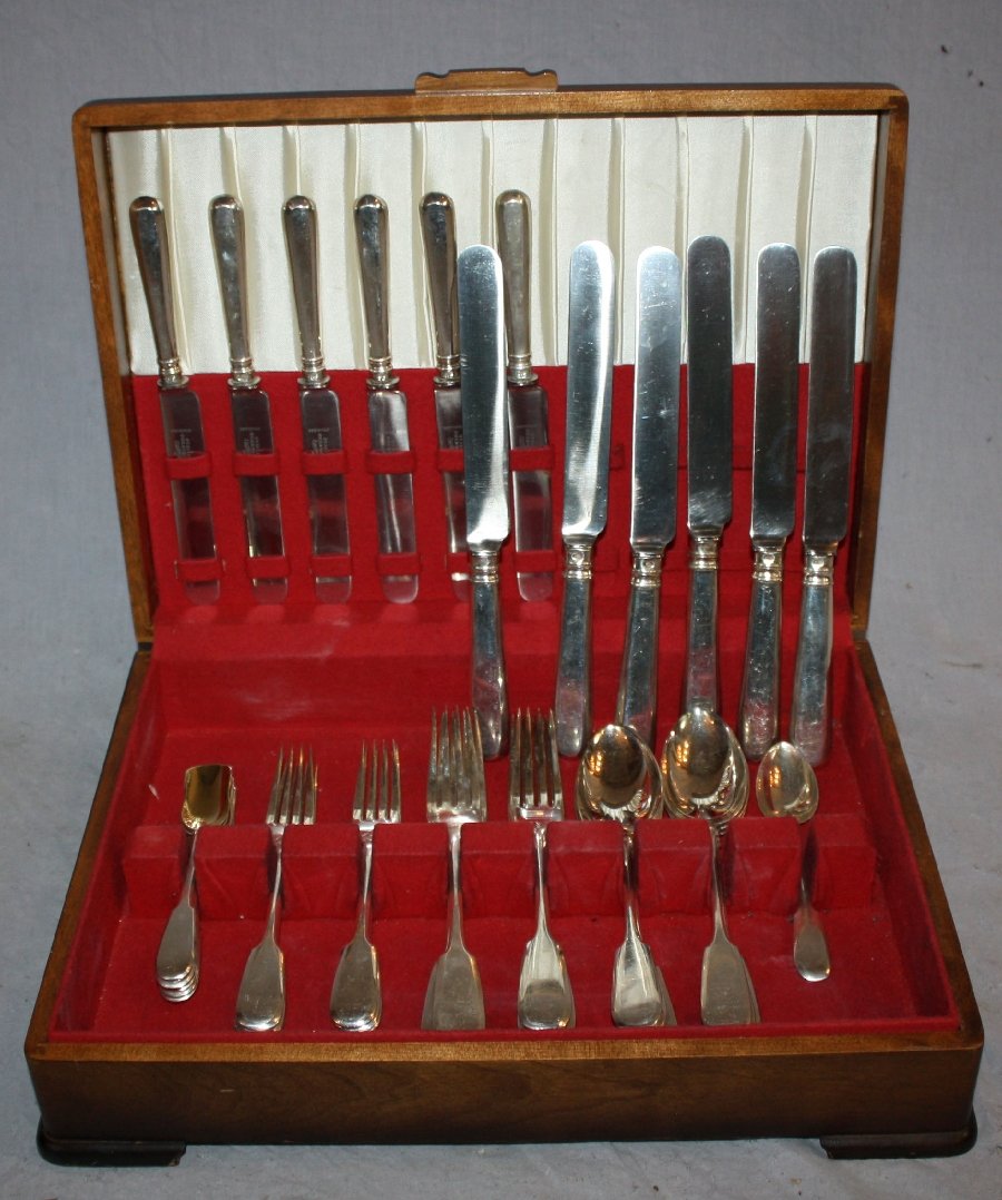Lot of 37 pcs Russian Khlebnikov silver flatware: Lot of 37 pieces Russian silver flatware. Each marked with purity mark 84 and makers mark for Ivan Klebnikov. Circa 1908-1917. The total weight of the flatware is approximately 84.1 ounces, which does
