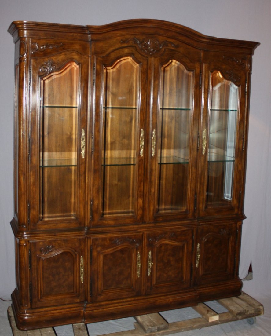 Drexel Heritage China Cabinet With Center Carved Shell Feb 28