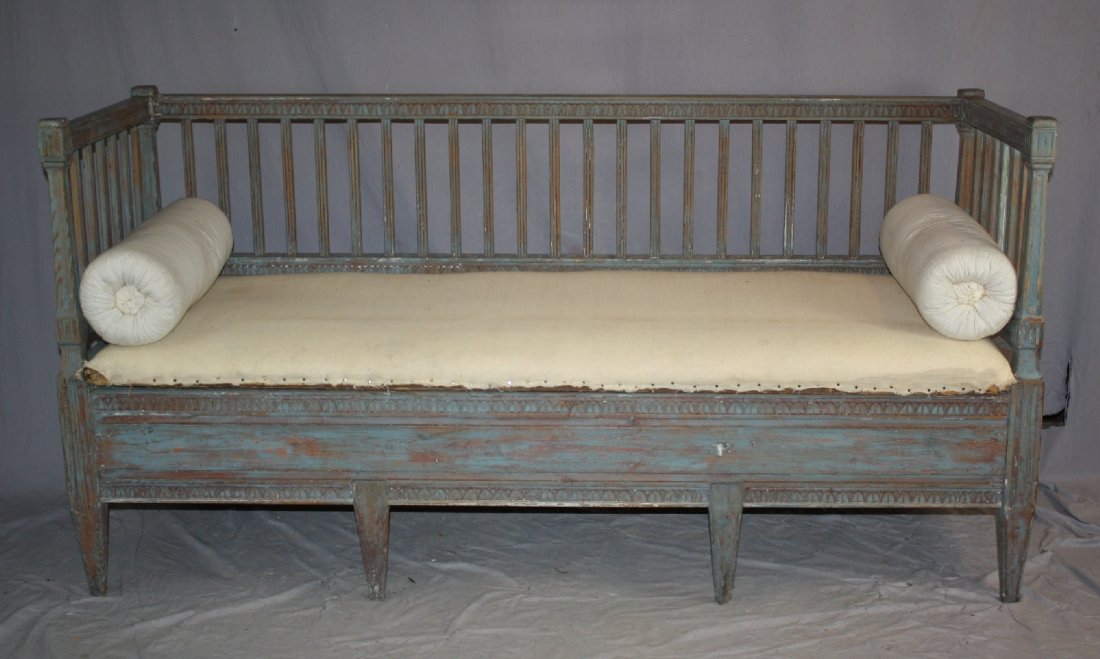 Swedish Gustavian painted pine bench / day bed: 19th century. 35"h x 69.5"l x 22.75"d