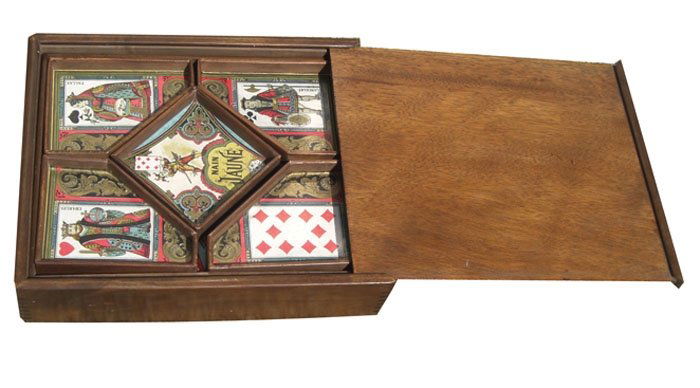Nain Jaune vintage French card game in case (1 of 1)