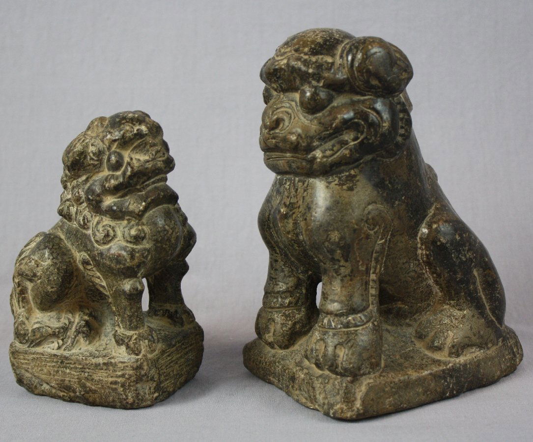 Lot of 2 Chinese foo dogs (1 of 3)