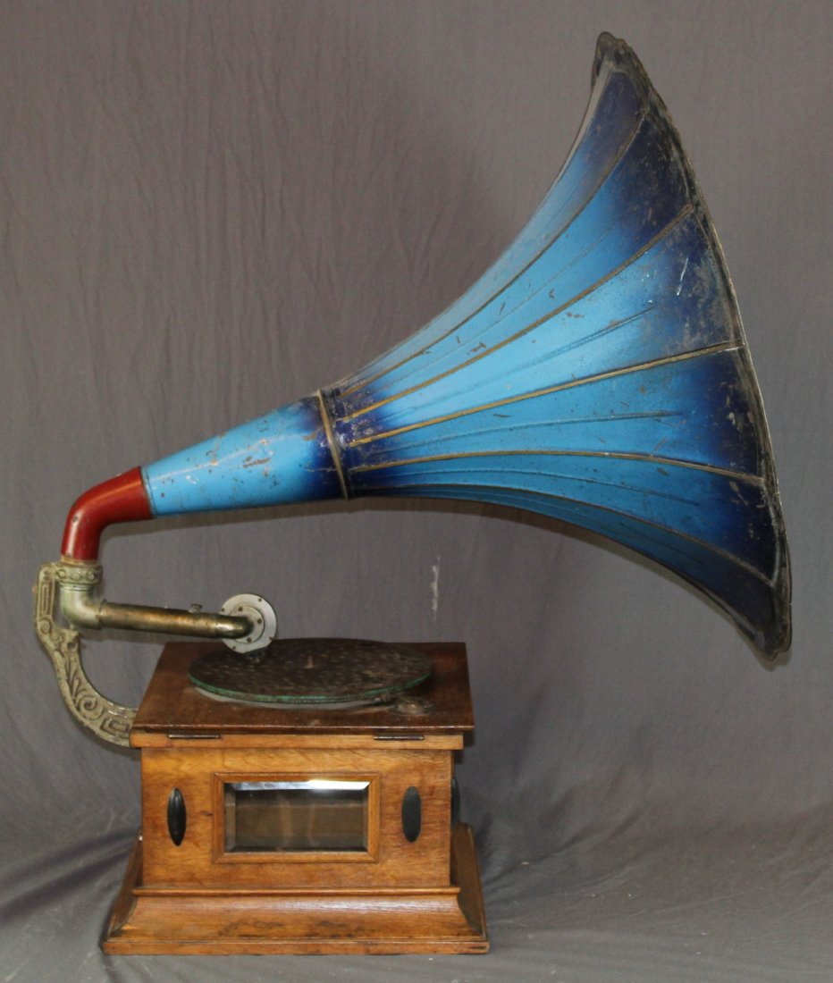 Perophone DeLuxe grammaphone in oak case (1 of 5)