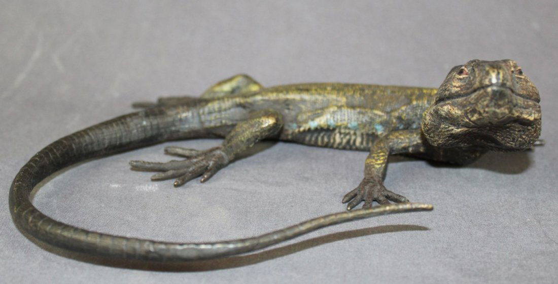 Cold painted bronze lizard (1 of 7)
