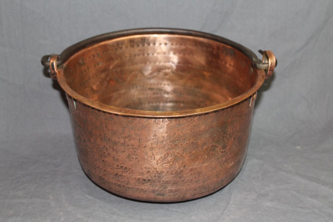 Antique French hand hammered copper pot (1 of 4)