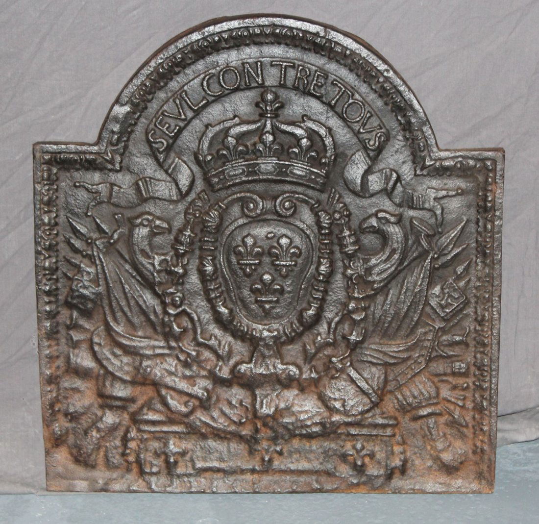 French cast iron fire back panel with coat of arms (1 of 5)