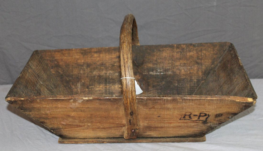 Vintage French wooden basket with handle. (1 of 3)